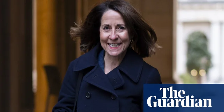 莉兹·肯德尔敦促英国公众拥抱 AI,政府完成 5 亿英镑基金首笔投资